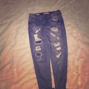 Ripped jeans😍